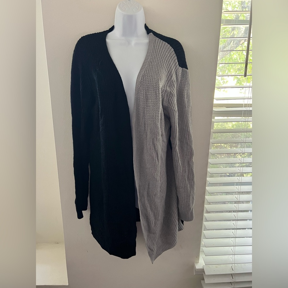 Source Unknown Black and Gray Women's Cardigan